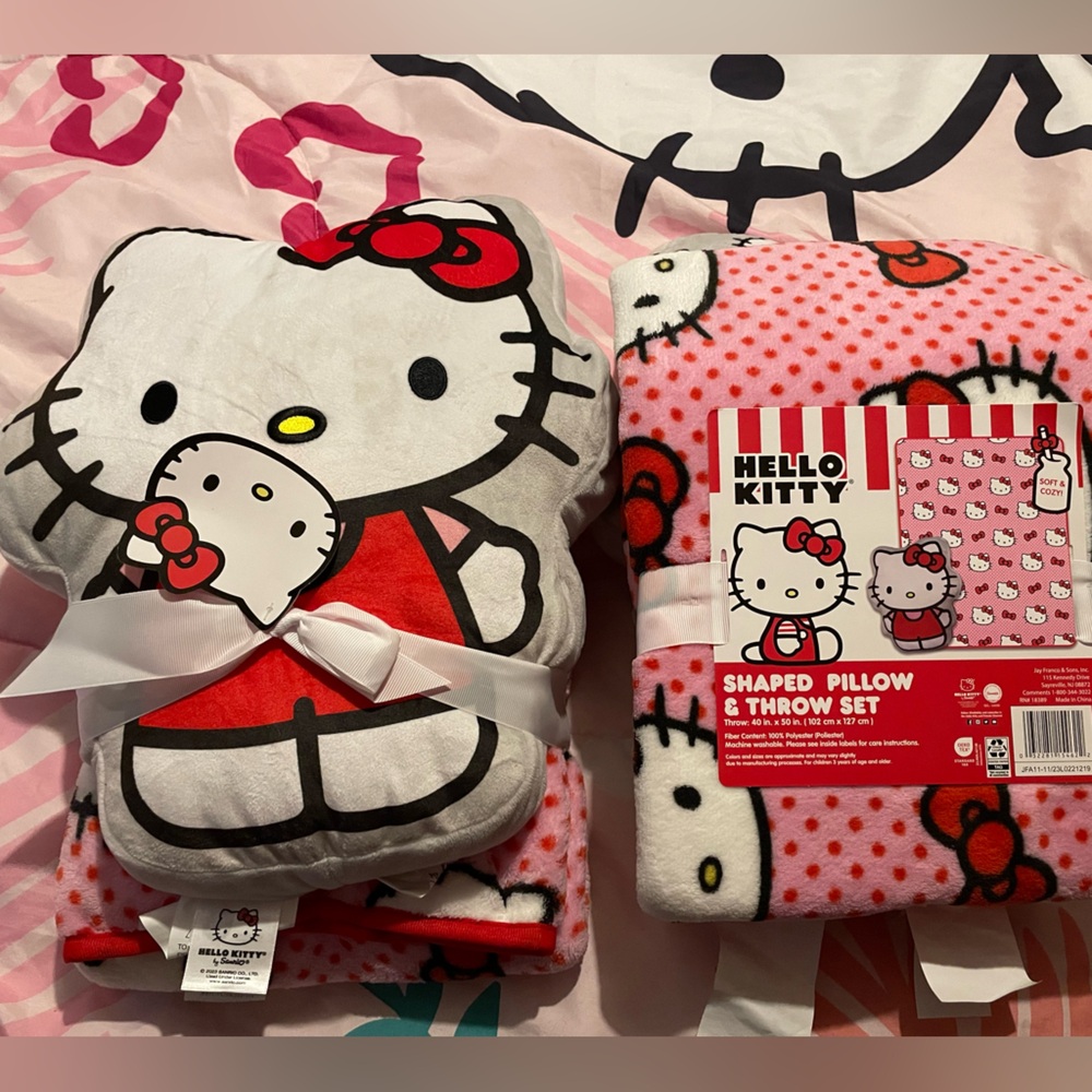 Hello kitty shaped pillow and throw set
